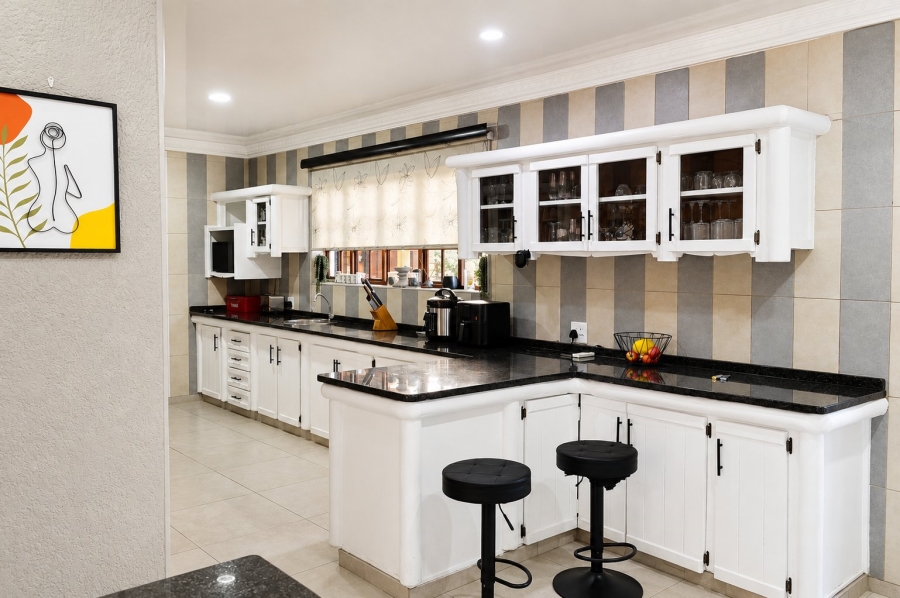 5 Bedroom Property for Sale in Wilkoppies North West